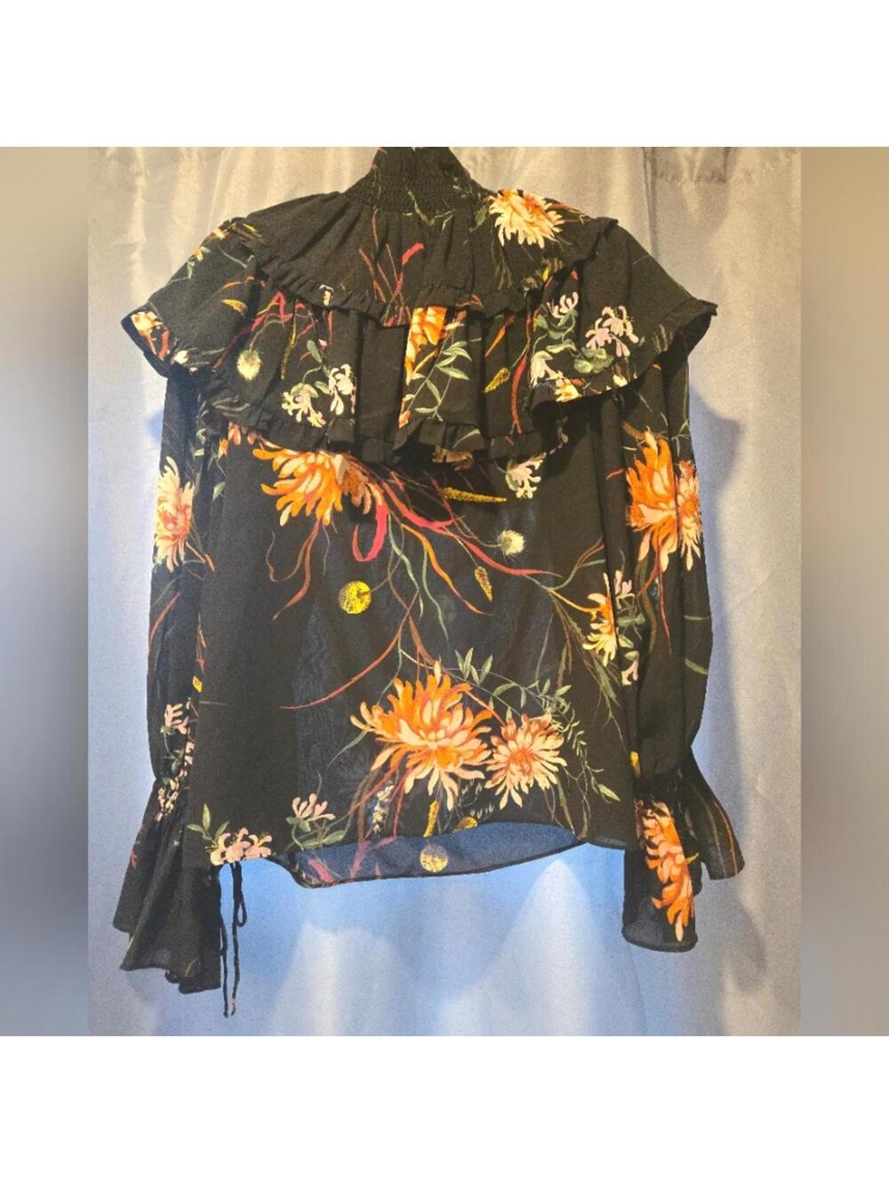 H&M Floral Ruffle Detail Top